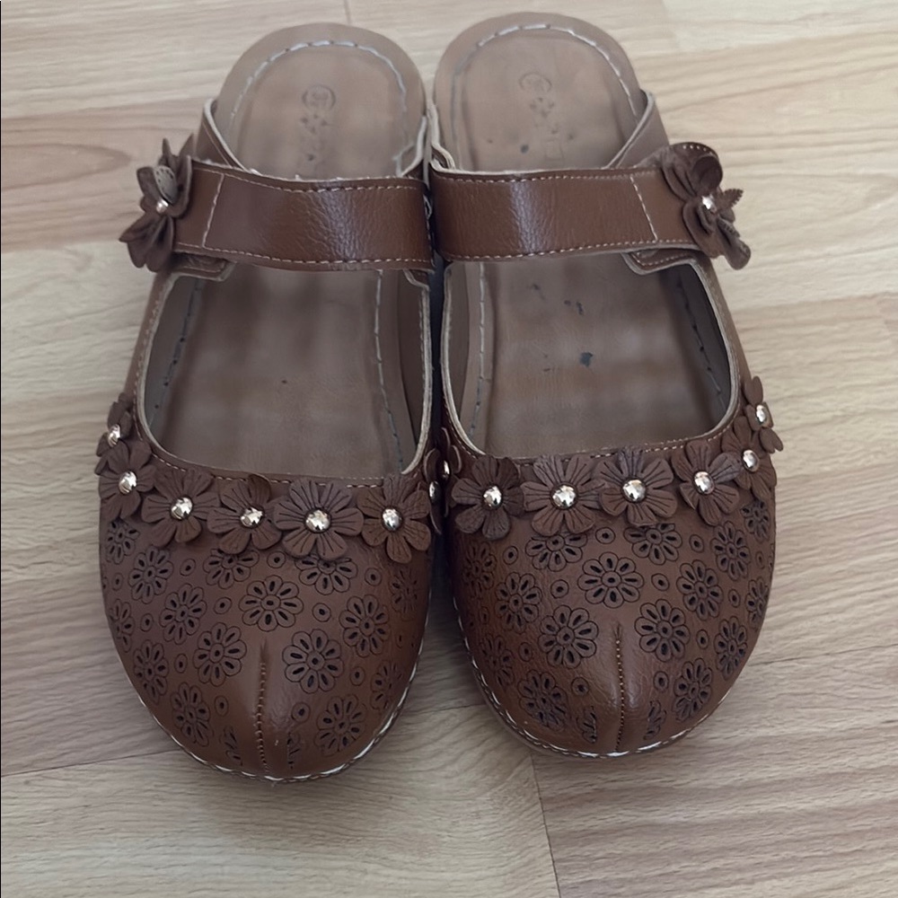 Floral Brown Women's Clogs